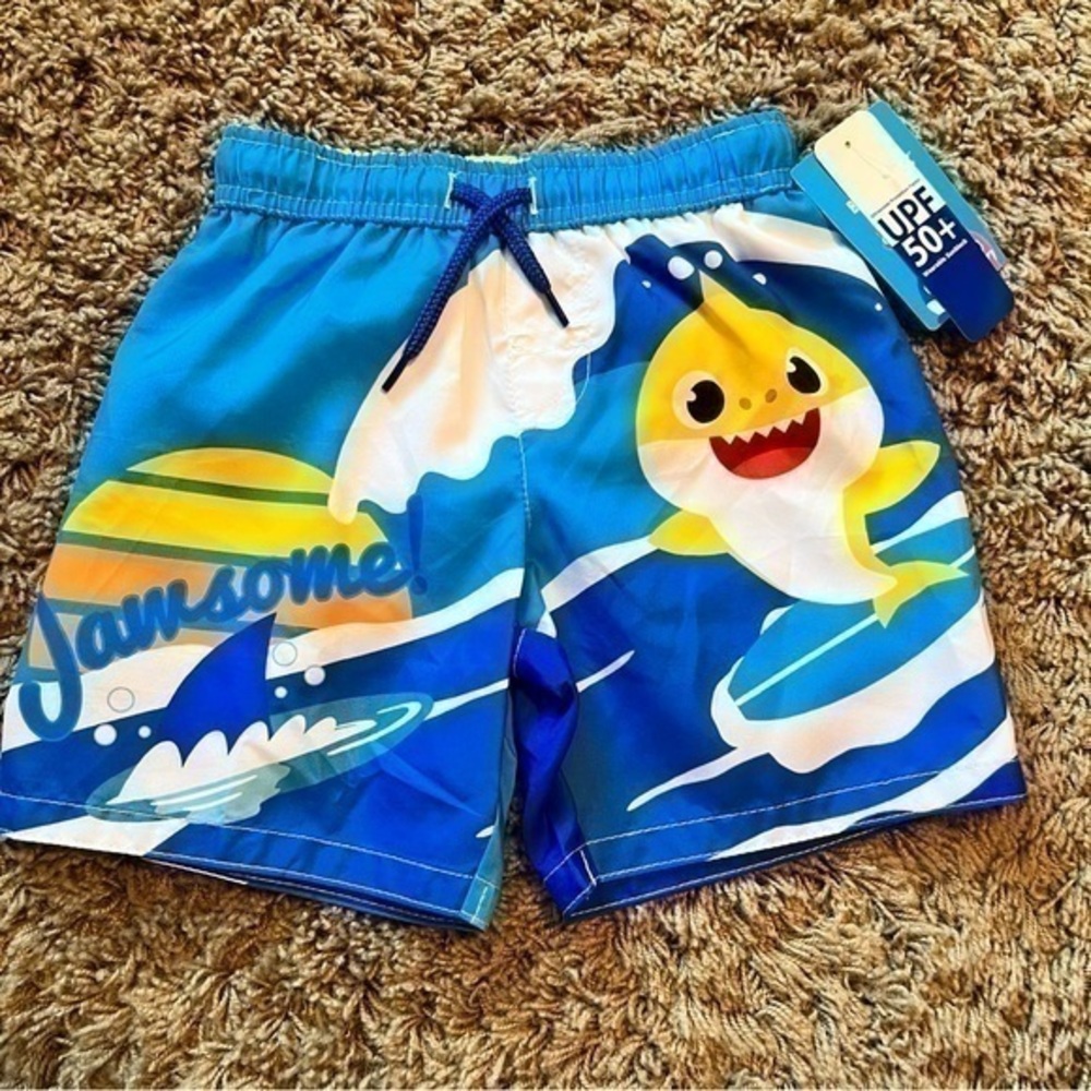 💚 NWT Nickelodeon Baby Sharkswim trunks with comfort liner